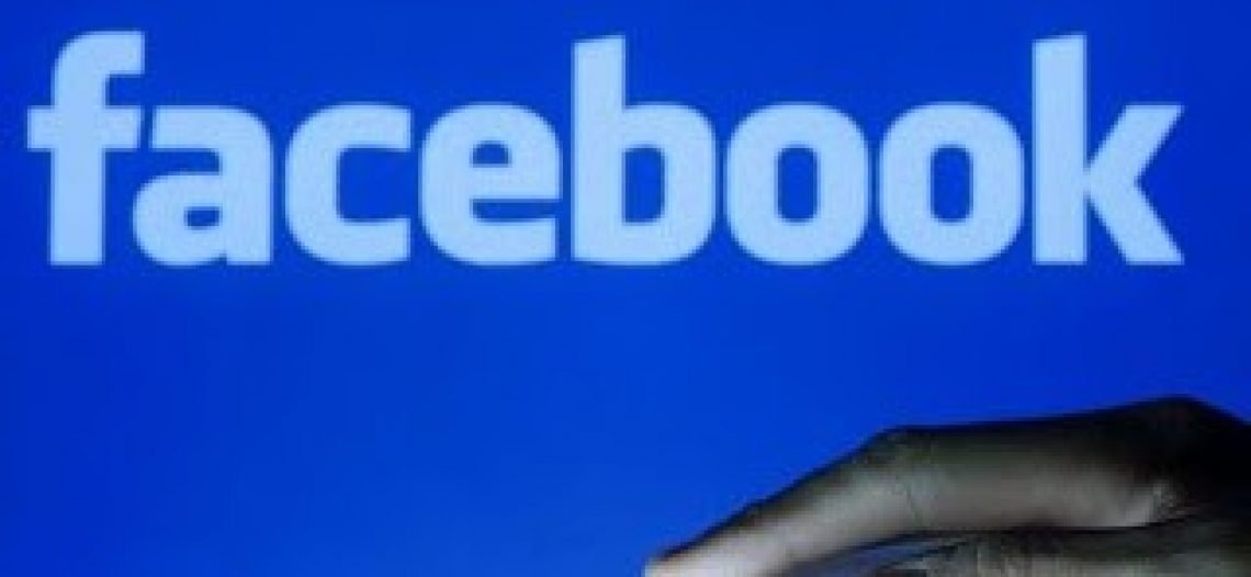 Aceite inimigos no Facebook