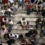 Solidão no meio da multidão: saudades de minha vizinha fofoqueira 4 alone in a crowd1