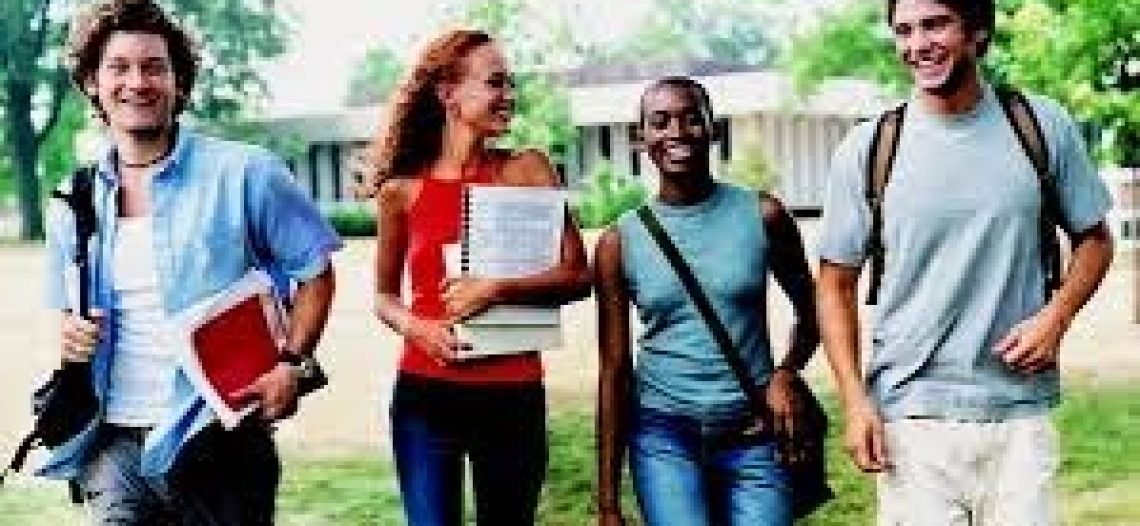 Os conteúdos de Sociologia nos vestibulares e no ENEM: uma discussão do conhecimento prévio