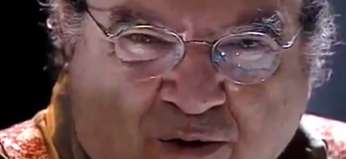 Violência não! In memoriam a Antonio Abujamra