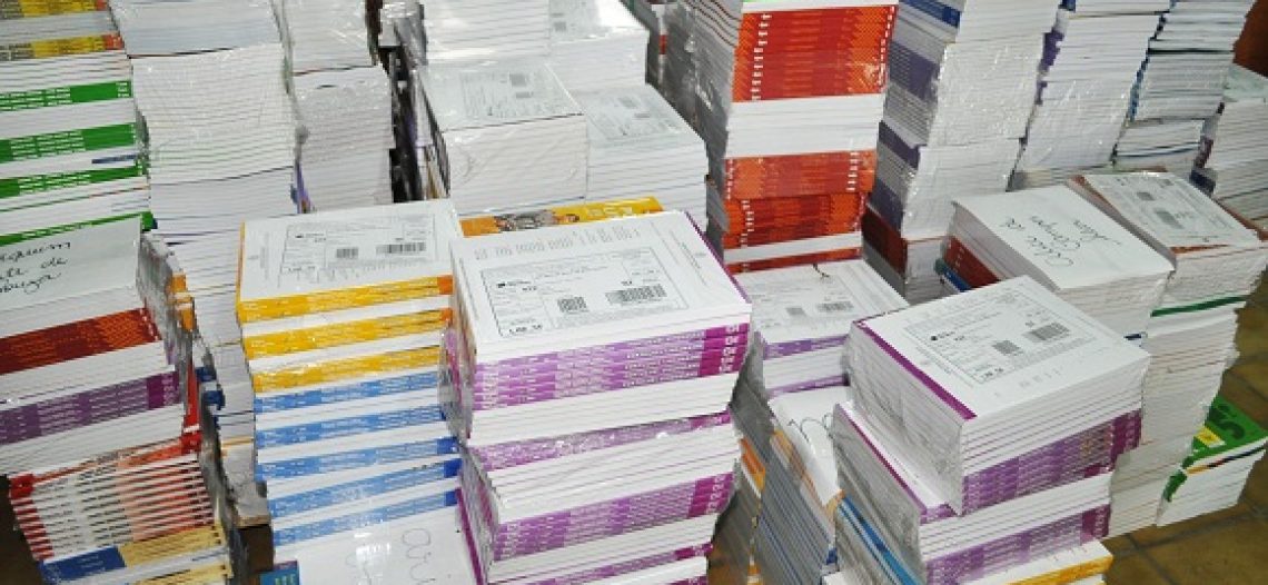 Hora de escolher do livro didático! E agora? Dicas para orientar sua escolha.