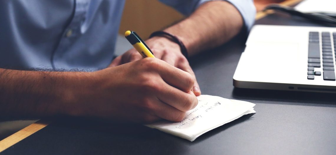 Como transcrever entrevista de áudio para texto gratuitamente