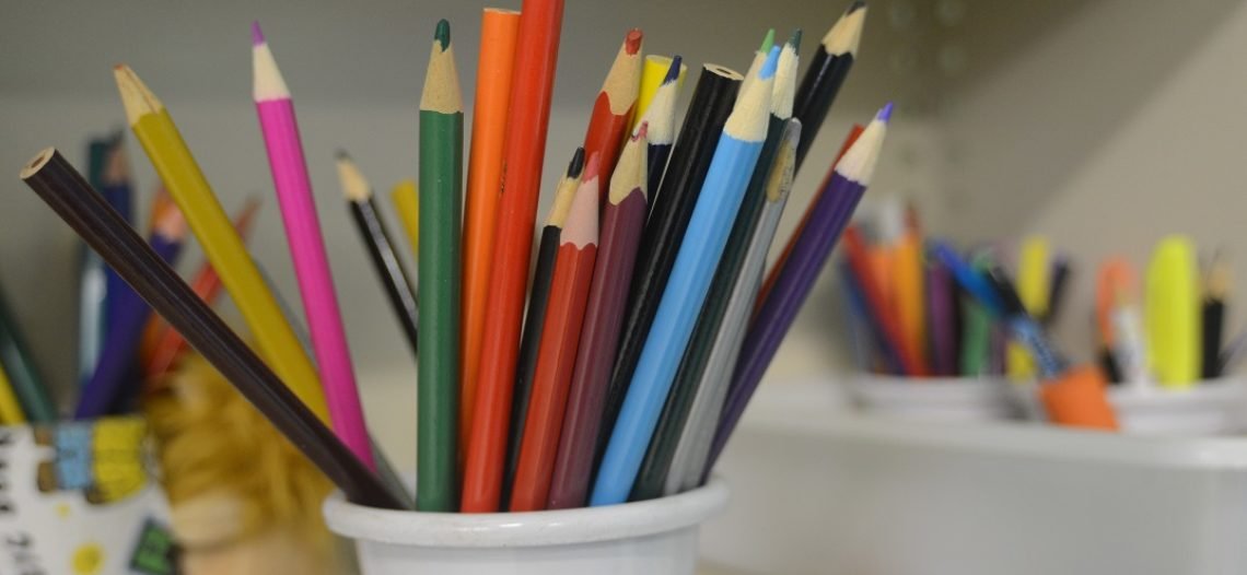 E quando a escola é a casa e os pais os professores? HomeSchooling em questão.