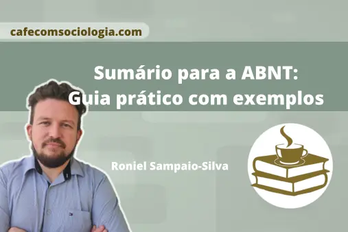 Professor organizando slides prontos para aula de Sociologia