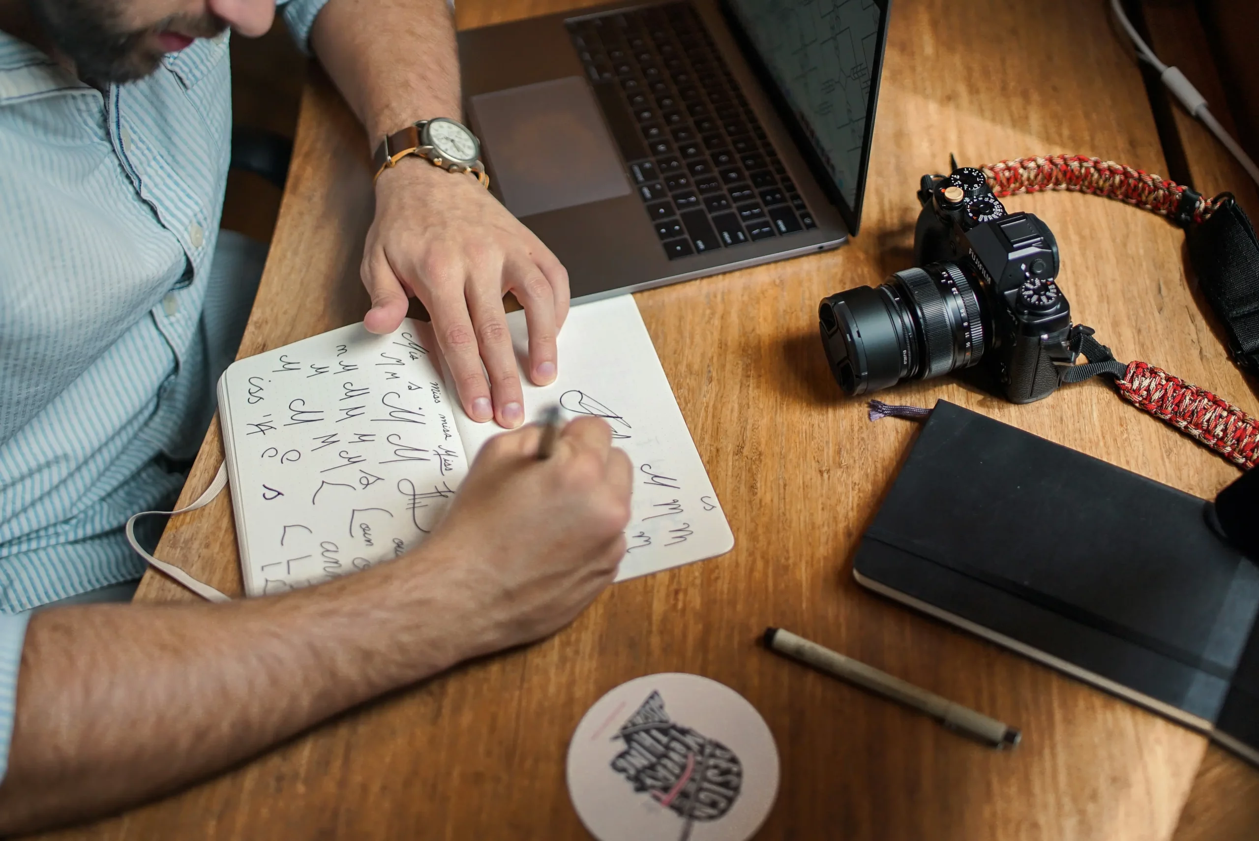 O propósito social por trás dos logos: muito além do design dos logotipos 1 brad neathery mGH253KbfaY unsplash scaled